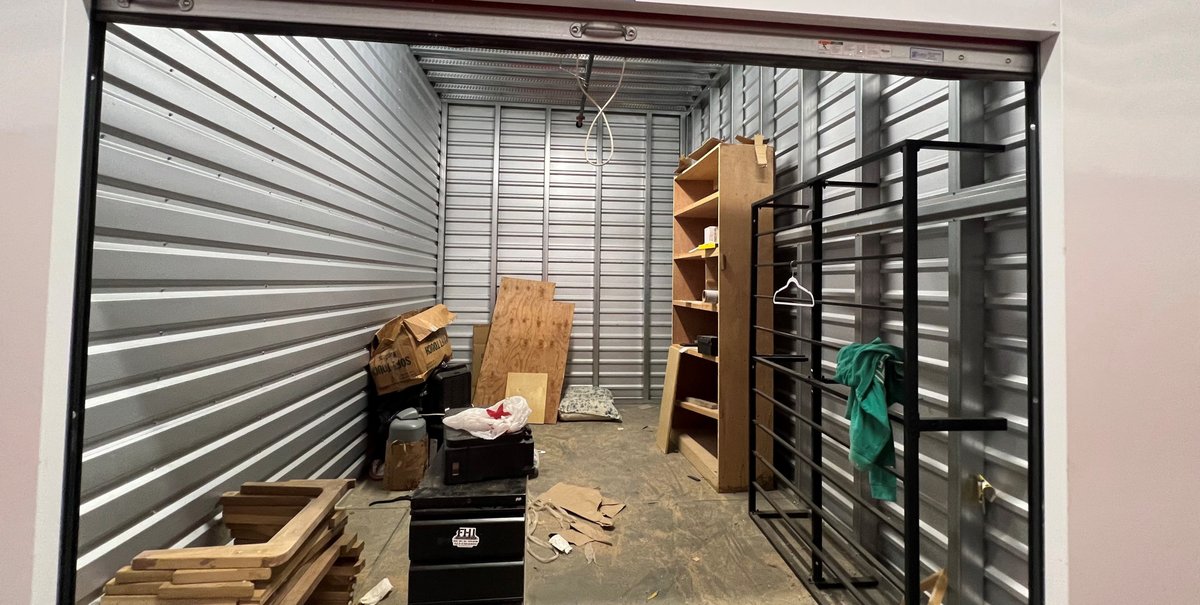 10 x 15 storage unit in Commerce, CA