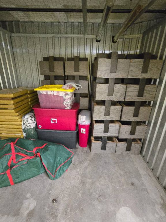 10 x 10 storage unit in Chicago, IL