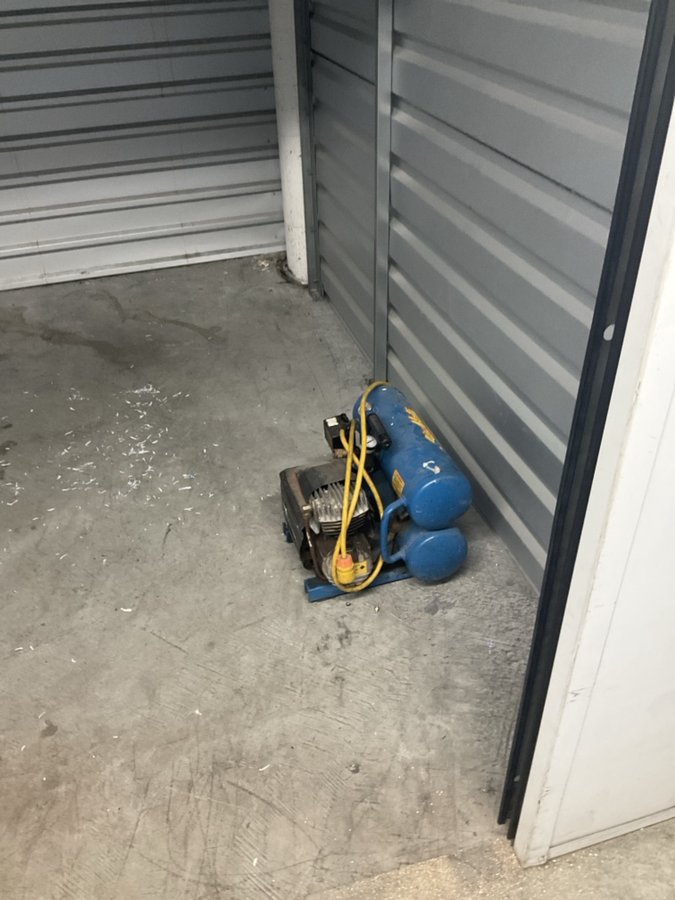 10 x 10 storage unit in San Diego, CA