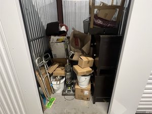 5 x 10 storage unit in Launderhill, FL