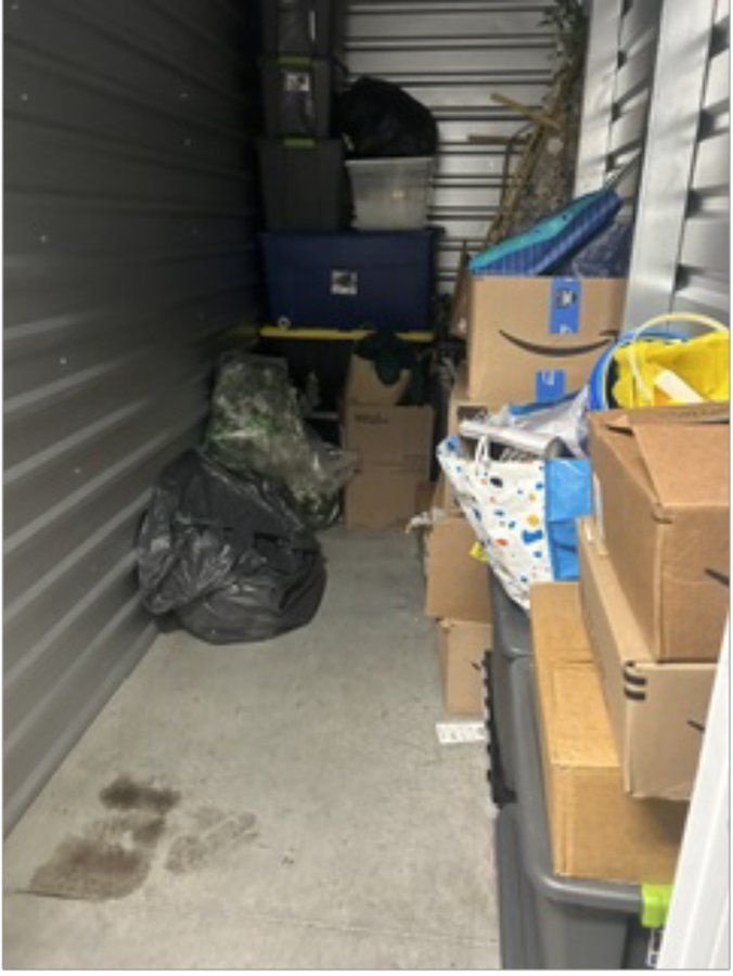 5 x 12 storage unit in Hampton, VA