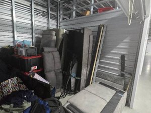 10 x 10 storage unit in Temple Hills, MD