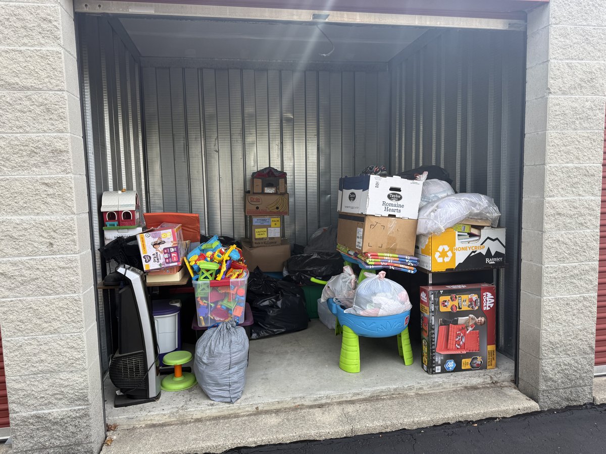 10 x 10 storage unit in Novi, MI