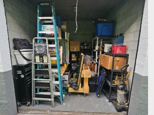 10 x 10 storage unit in Largo, FL