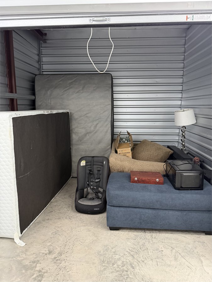 10 x 10 storage unit in Richmond, TX