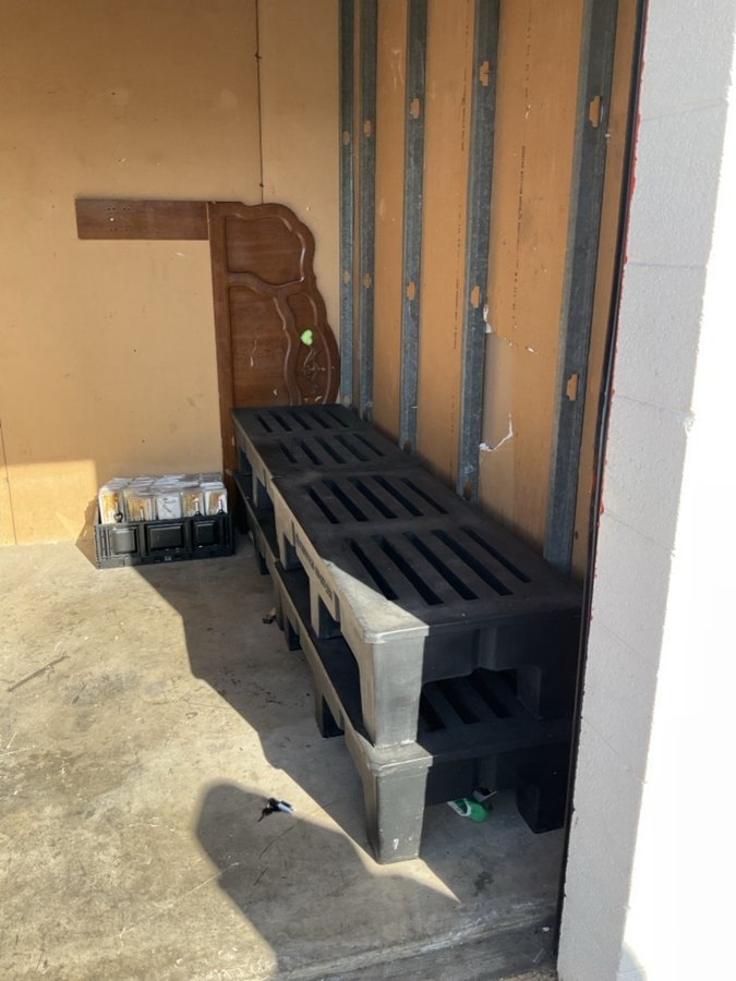 10 x 10 storage unit in El Cajon, CA