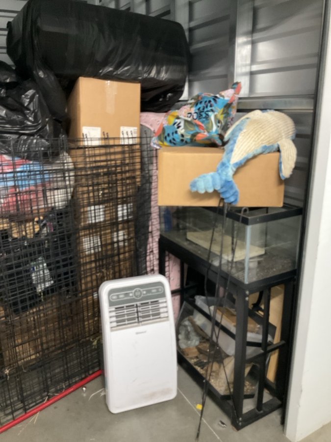 10 x 10 storage unit in San Diego, CA