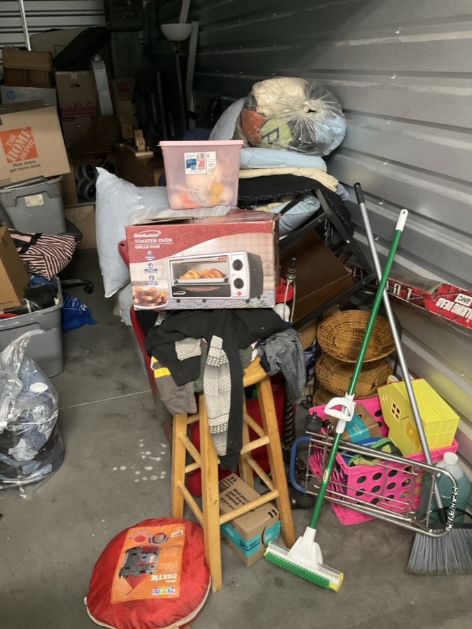10 x 20 storage unit in San Diego, CA
