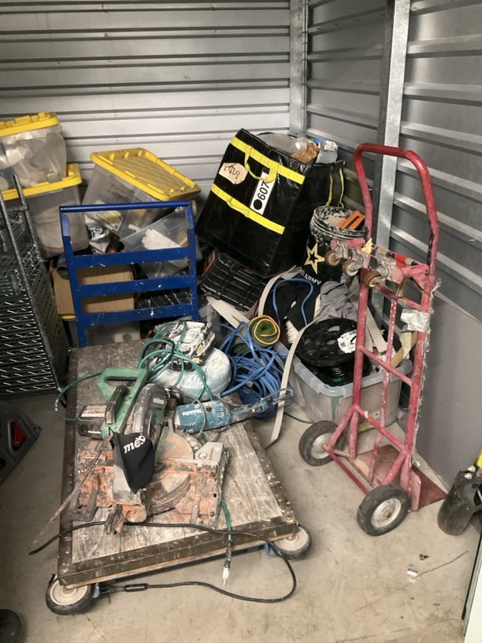 10 x 10 storage unit in San Diego, CA