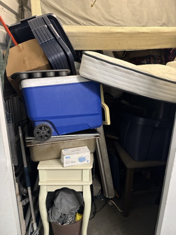 7 x 10 storage unit in San Diego, CA