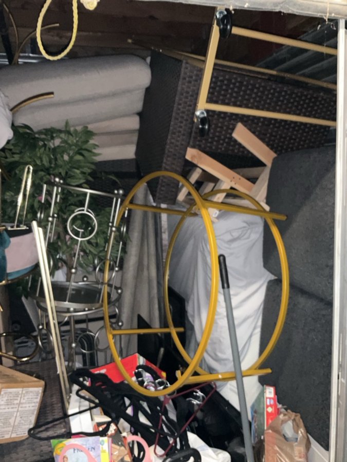 10 x 10 storage unit in San Diego, CA