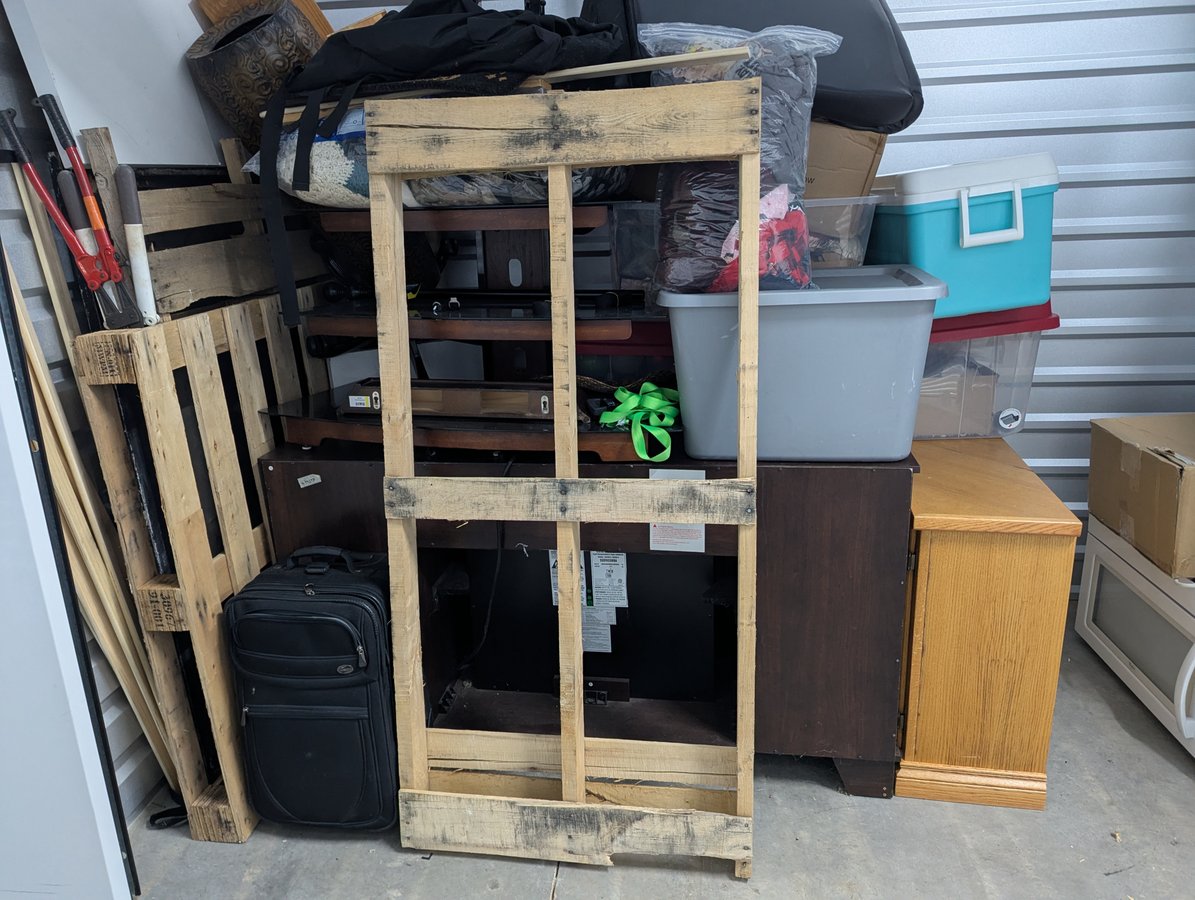 10 x 5 storage unit in Medford, OR