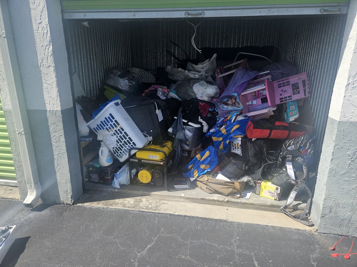10 x 10 storage unit in West Palm Beach, FL