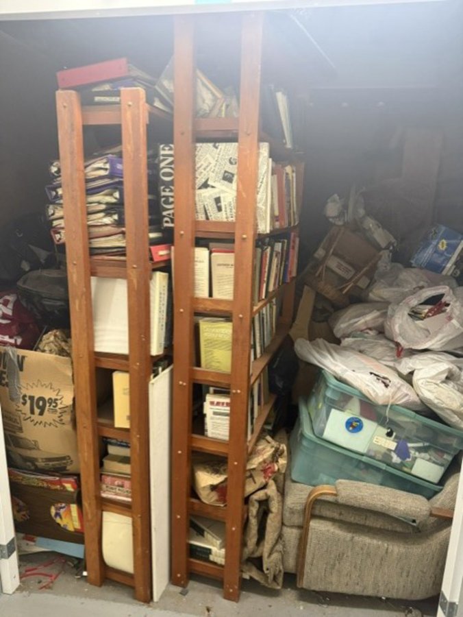 8 x 12 storage unit in San Leandro, CA