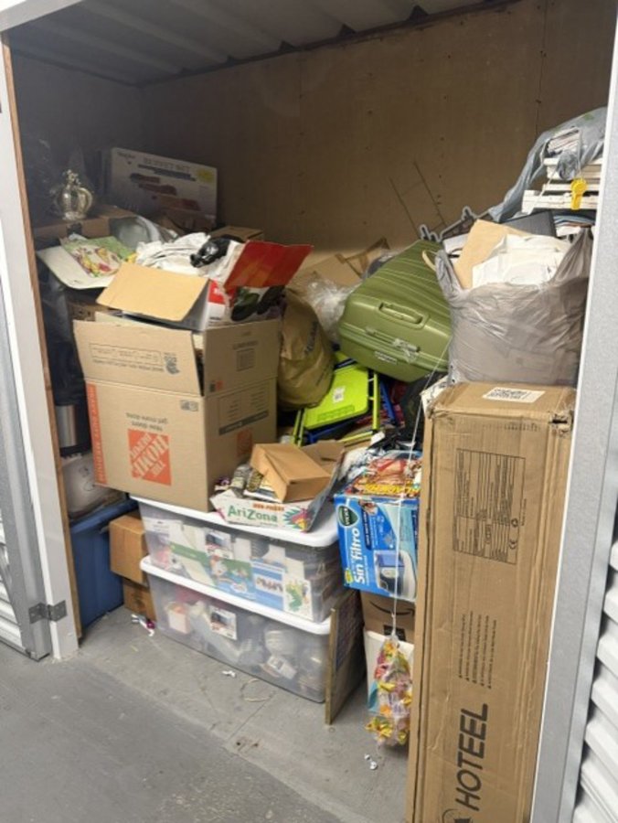 6 x 10 storage unit in San Leandro, CA