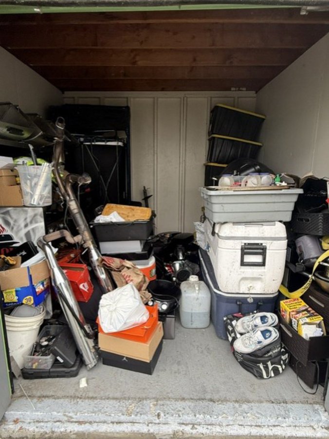 10 x 10 storage unit in San Leandro, CA