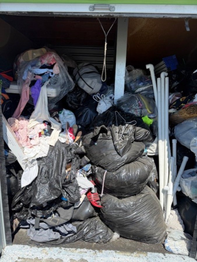 7 x 10 storage unit in San Leandro, CA