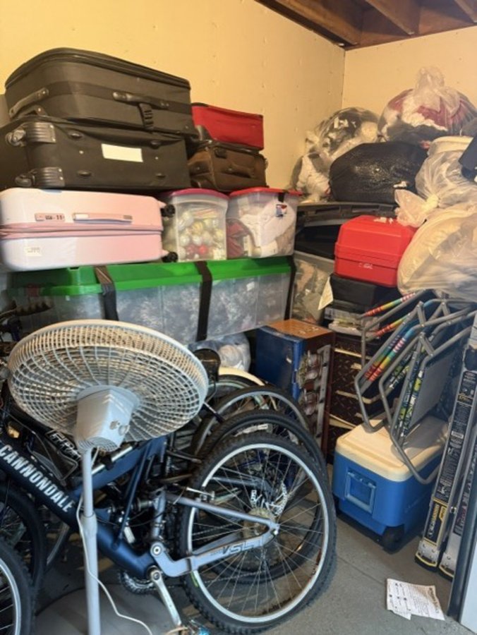 7 x 10 storage unit in San Leandro, CA