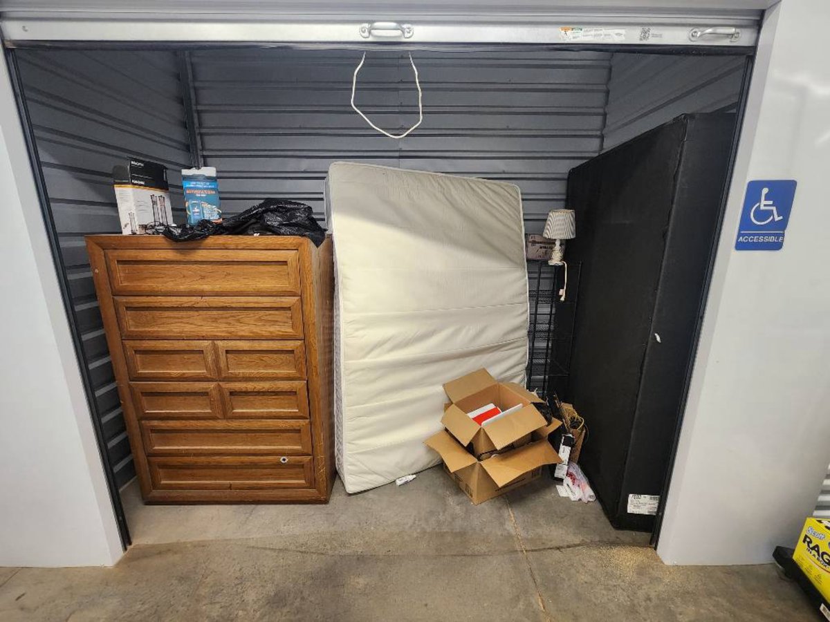 10 x 5 storage unit in Phoenix, AZ