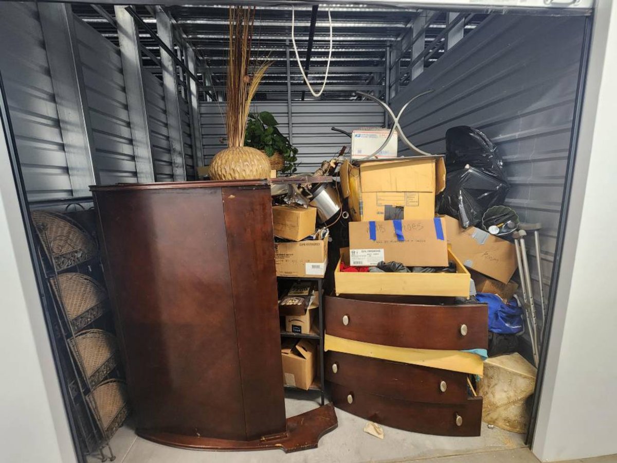 10 x 10 storage unit in Phoenix, AZ