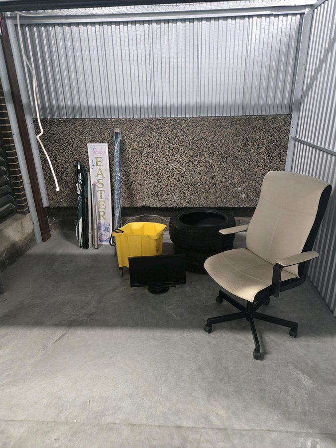 10 x 8 storage unit in Glenview, IL