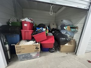 10 x 10 unit in Aurora