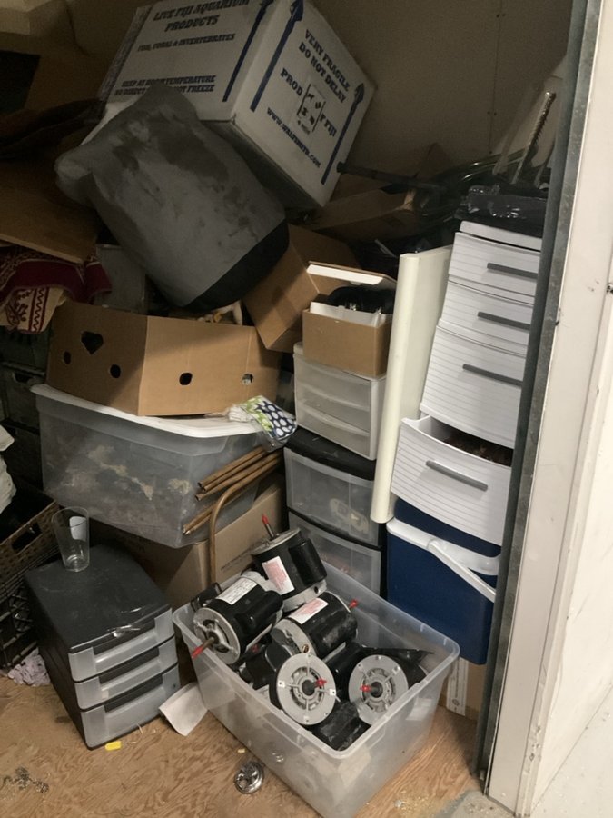 10 x 10 storage unit in San Diego, CA