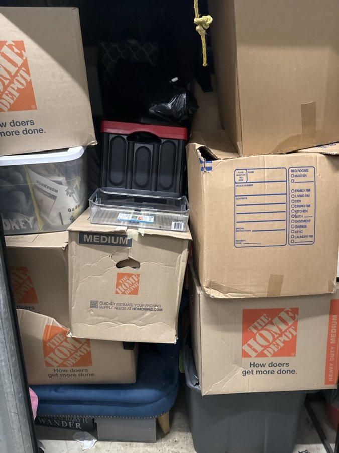 7 x 10 storage unit in San Diego, CA