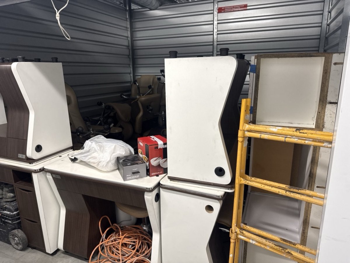 10 x 10 storage unit in Lemon Grove, CA