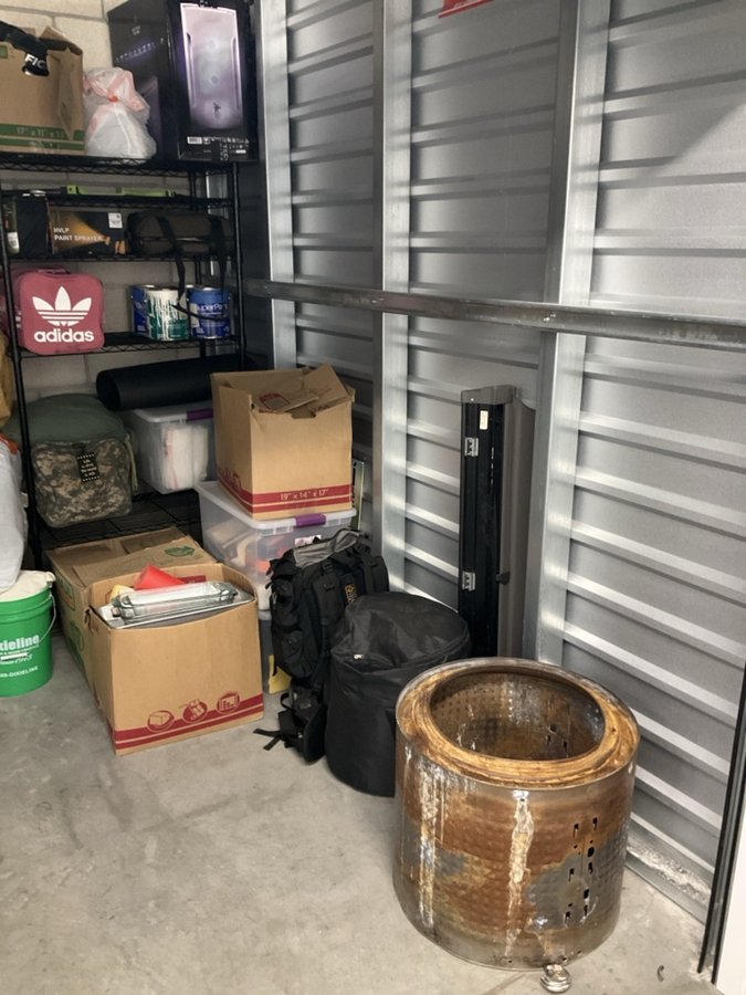 10 x 10 storage unit in Lemon Grove, CA