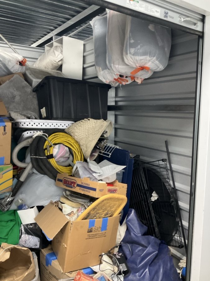 10 x 10 storage unit in Lemon Grove, CA