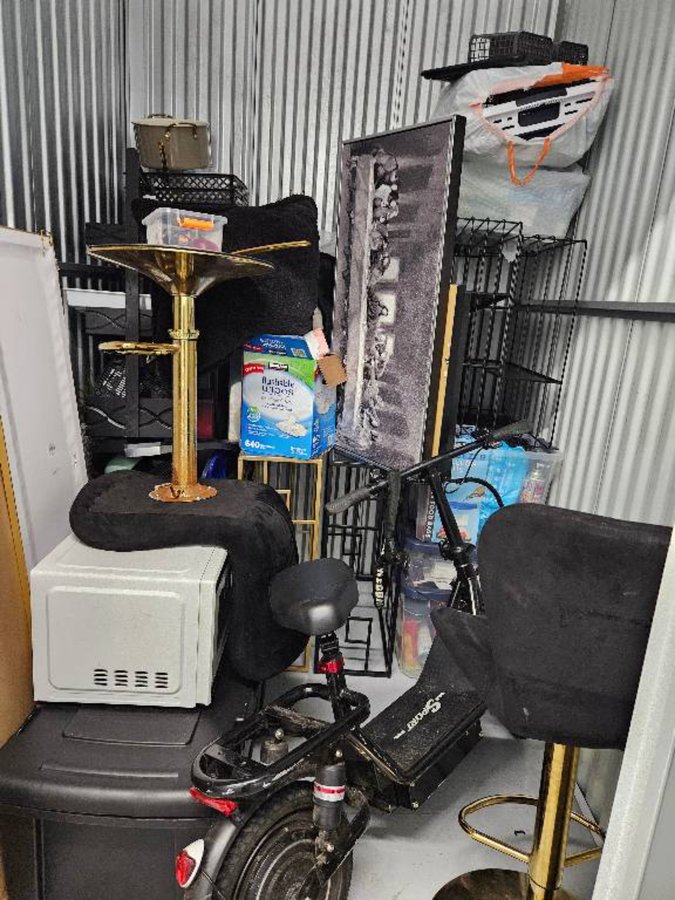 5 x 5 storage unit in Houston, TX