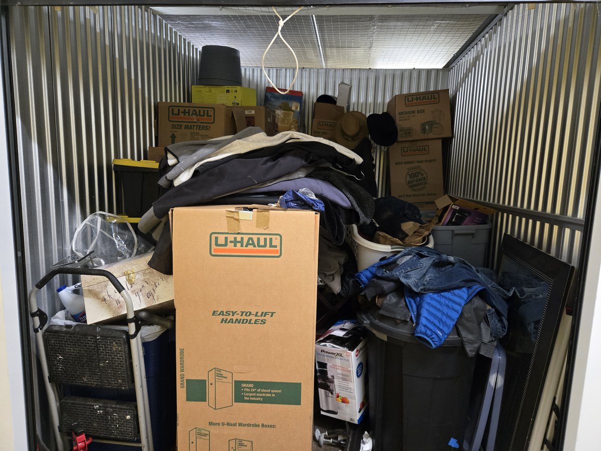 7 x 10 storage unit in Milwaukee, WI
