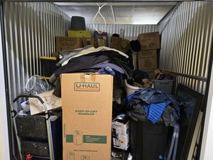 7 x 10 unit in Milwaukee