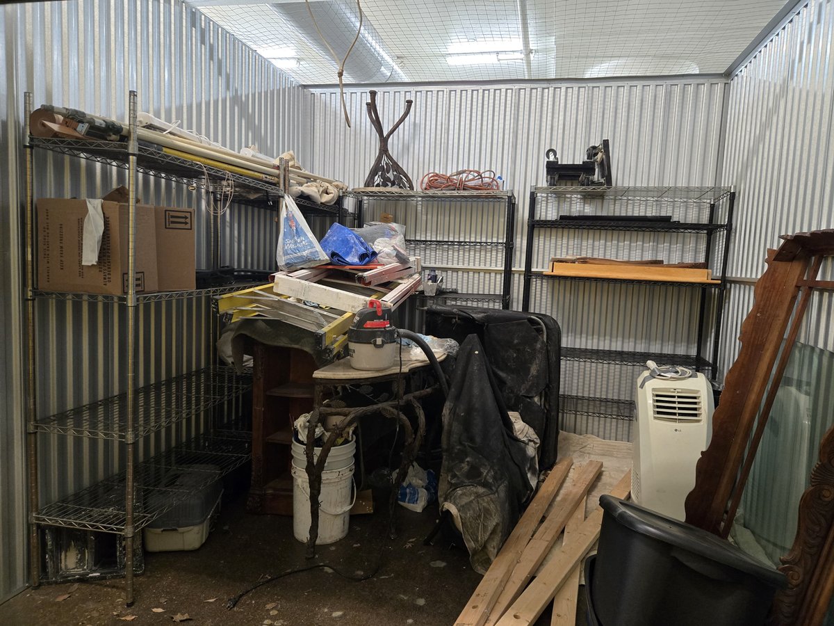 10 x 10 storage unit in Milwaukee, WI