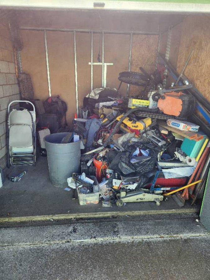 10 x 10 storage unit in Moreno Valley, CA