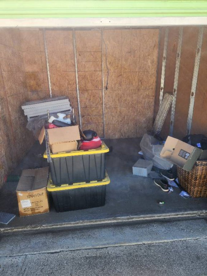 10 x 10 storage unit in Moreno Valley, CA