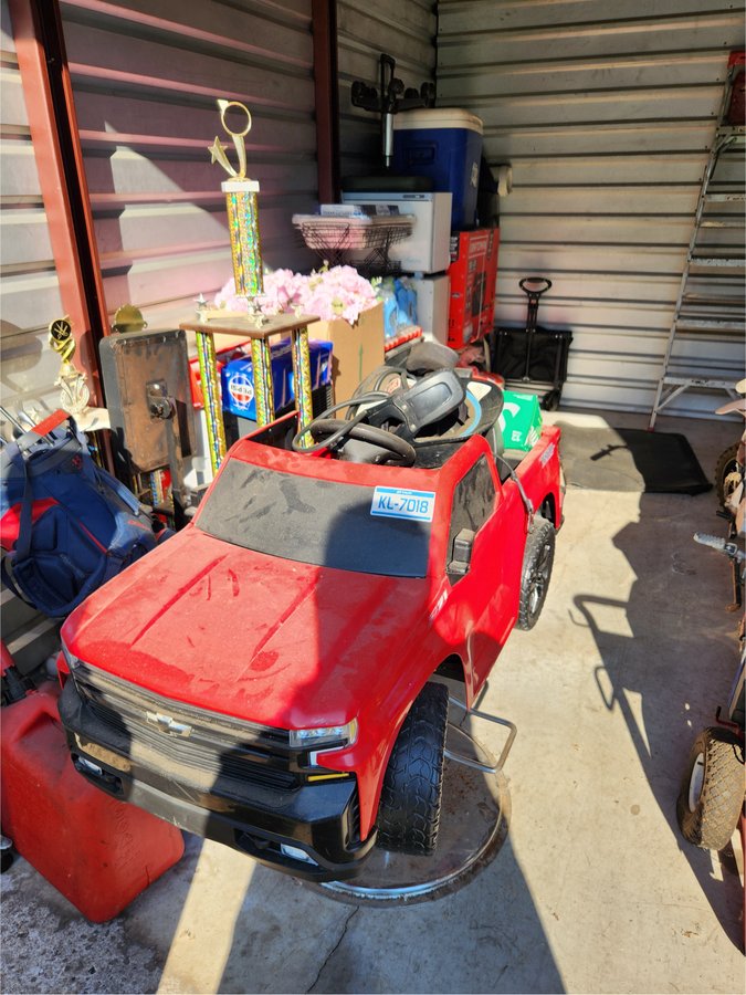 10 x 15 storage unit in Bensalem, PA