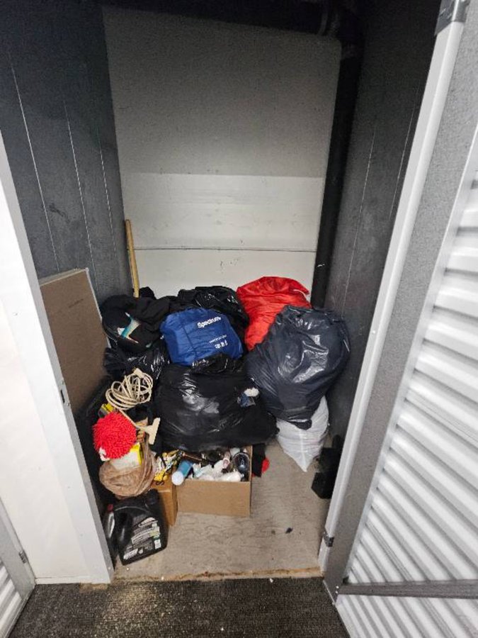 5 x 5 storage unit in Santa Ana, CA