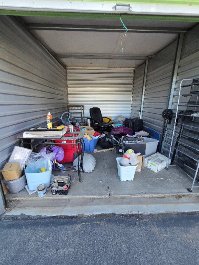 10 x 15 storage unit in Palmdale, CA