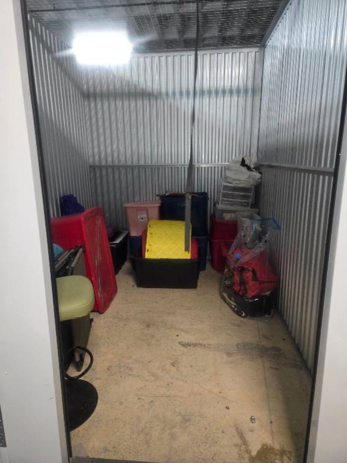 7 x 10 storage unit in Saint Paul, MN