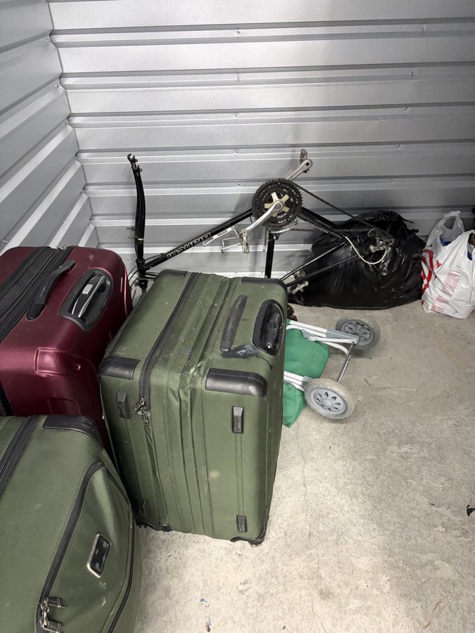 10 x 10 storage unit in Santa Rosa, CA