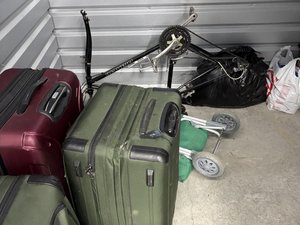 10 x 10 unit in Santa Rosa