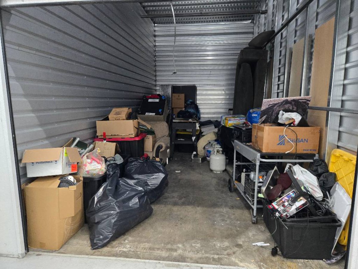 10 x 20 storage unit in San Jose, CA