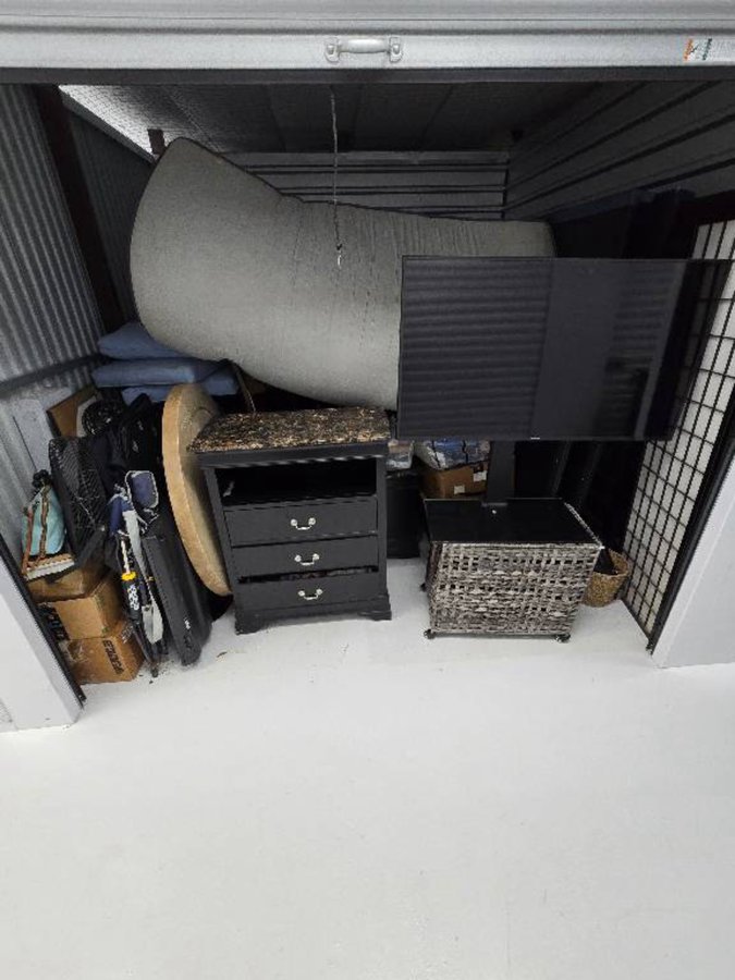 10 x 10 storage unit in Houston, TX