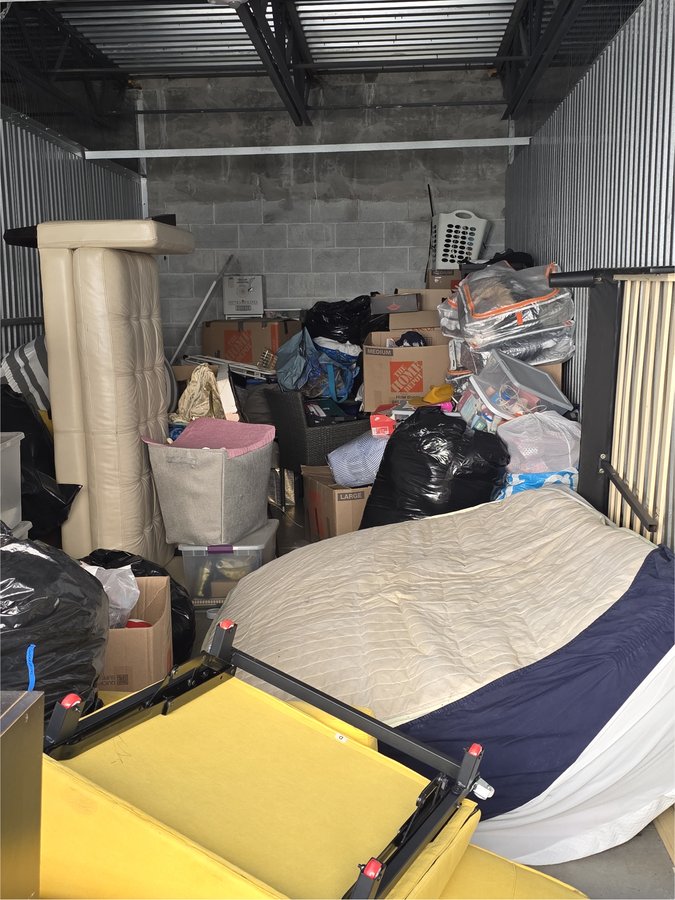 10 x 30 storage unit in Miami Gardens, FL