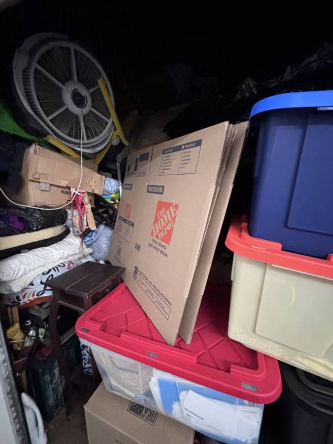 10 x 10 storage unit in Panorama City, CA