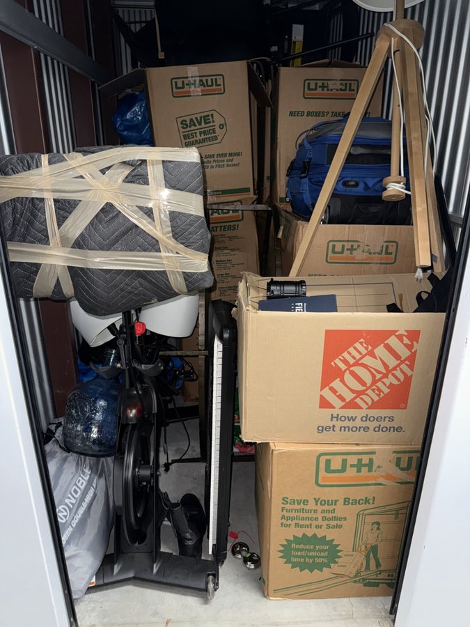 10 x 10 storage unit in New York, NY