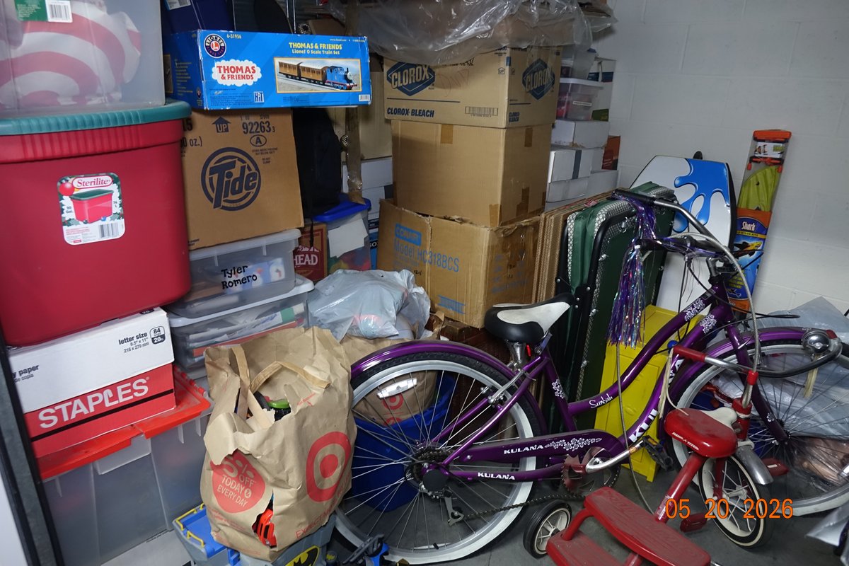 9 x 10 storage unit in Pasadena, CA