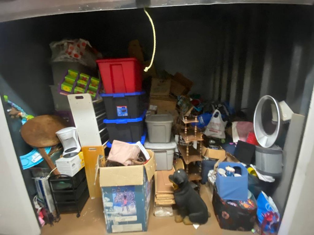 10 x 10 storage unit in Claremont, CA